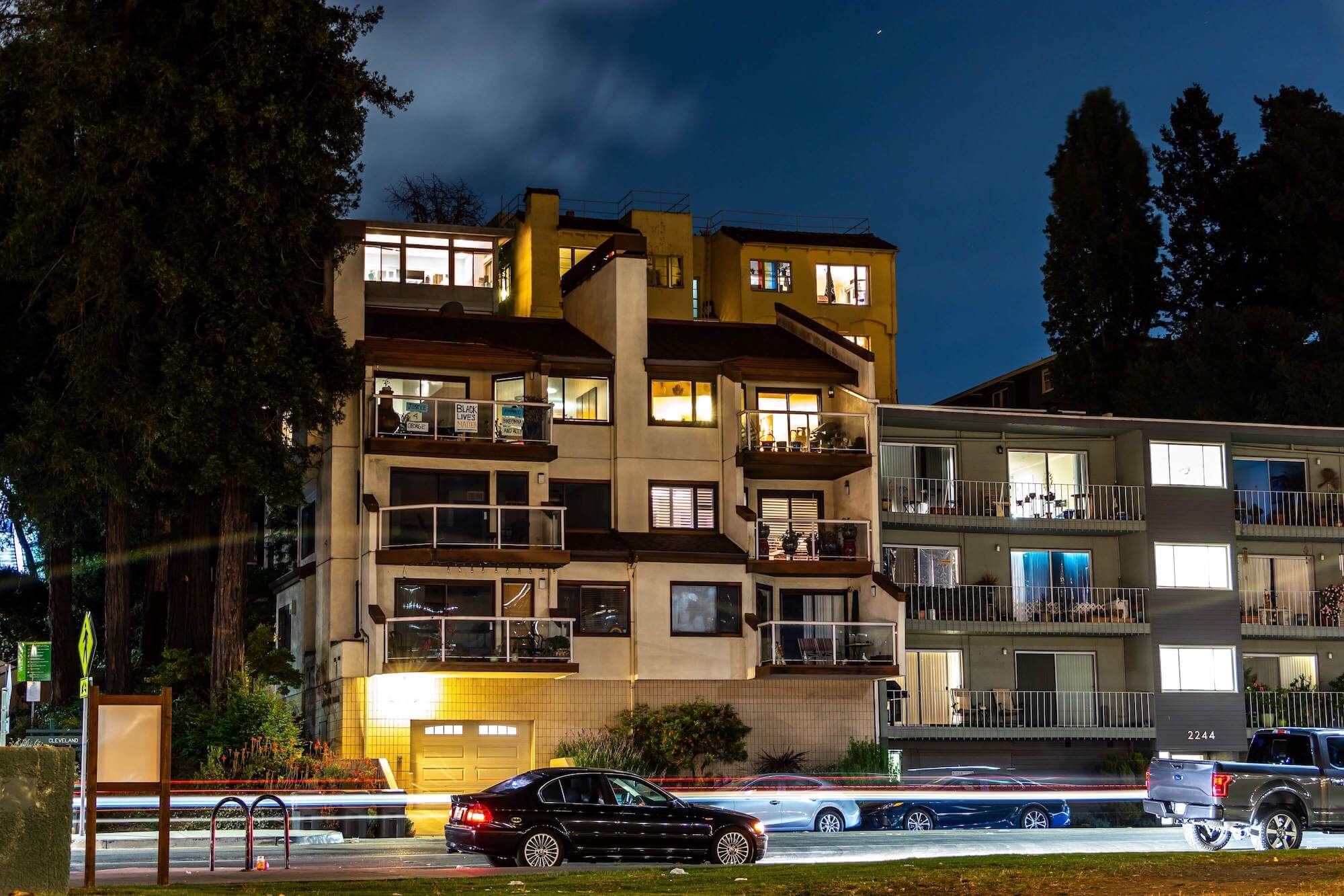 Photo of apartments in the evening // Griffin Wooldridge / pexels.com